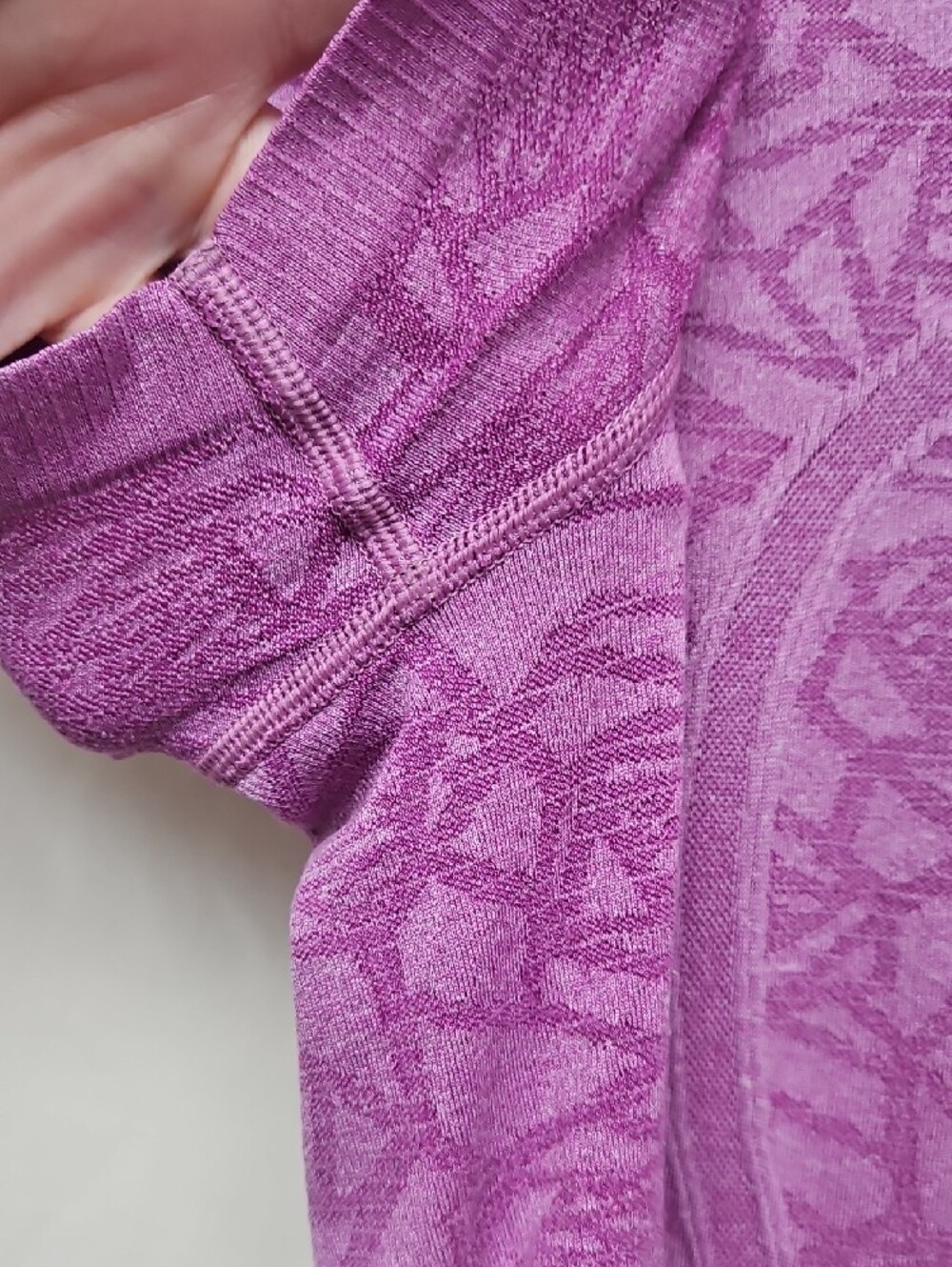 Lululemon Athletica Swiftly Tech Short Sleeve Tee Lilac Purple Jacquard - Picture 7 of 15